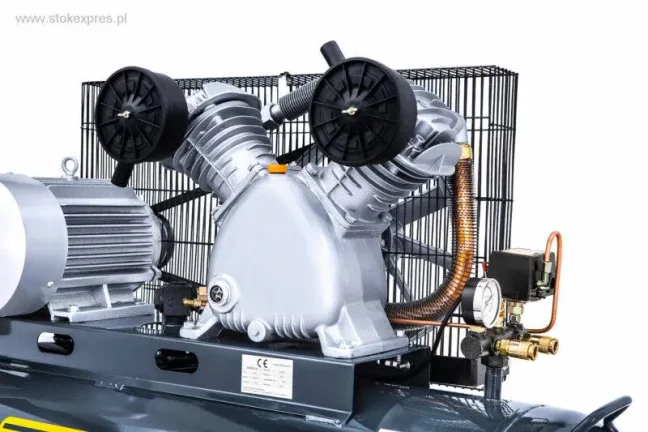 Pístový olejový kompresor JAGER GERMAN, 4 kW, 789l/min, 200l, 10bar, 400V