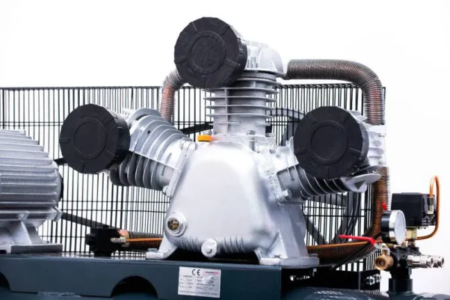 Pístový olejový kompresor JAGER GERMAN, 5,5 kW, 1250l/min, 300l, 10bar, 400V