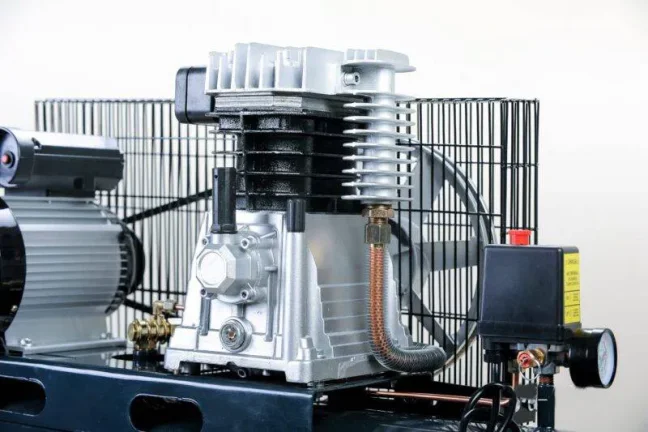 Pístový olejový kompresor JAGER GERMAN, 2,2 kW, 350l/min, 100l, 10bar, 230V