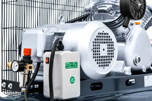 Pístový olejový kompresor JAGER GERMAN, 4 kW, 789l/min, 200l, 10bar, 400V